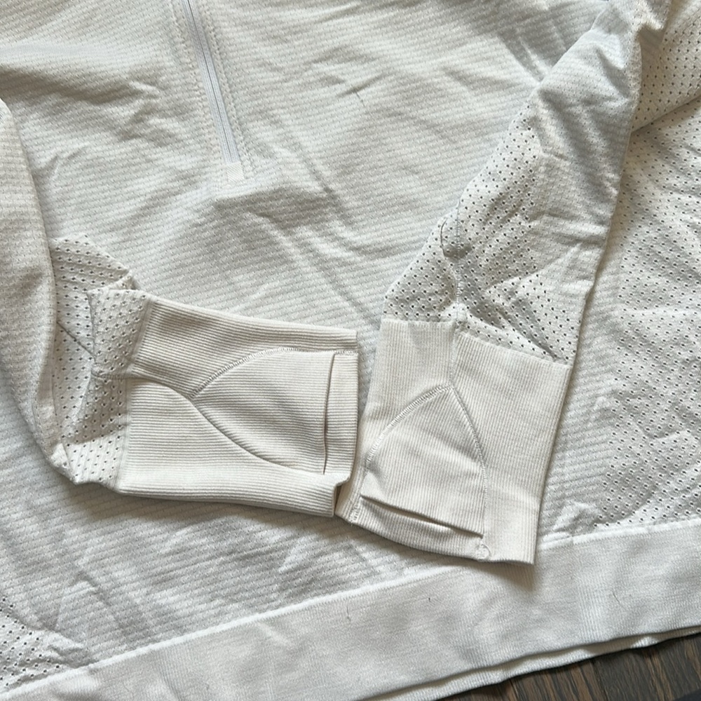 Lululemon half zip - Picture 8 of 10
